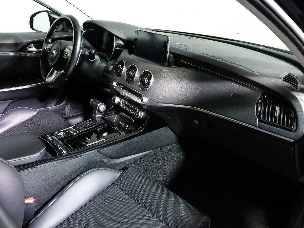Купить Kia Stinger с пробегом. Фото: #6