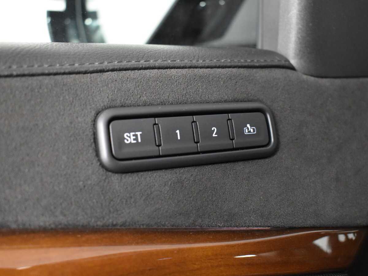 Купить Cadillac Escalade с пробегом. Фото: #12