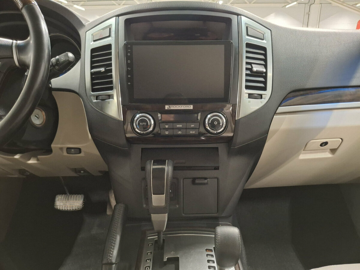 Купить Mitsubishi Pajero с пробегом. Фото: #14
