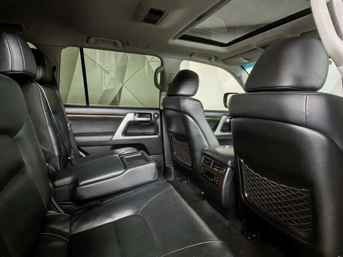 Купить Toyota Land Cruiser с пробегом. Фото: #11