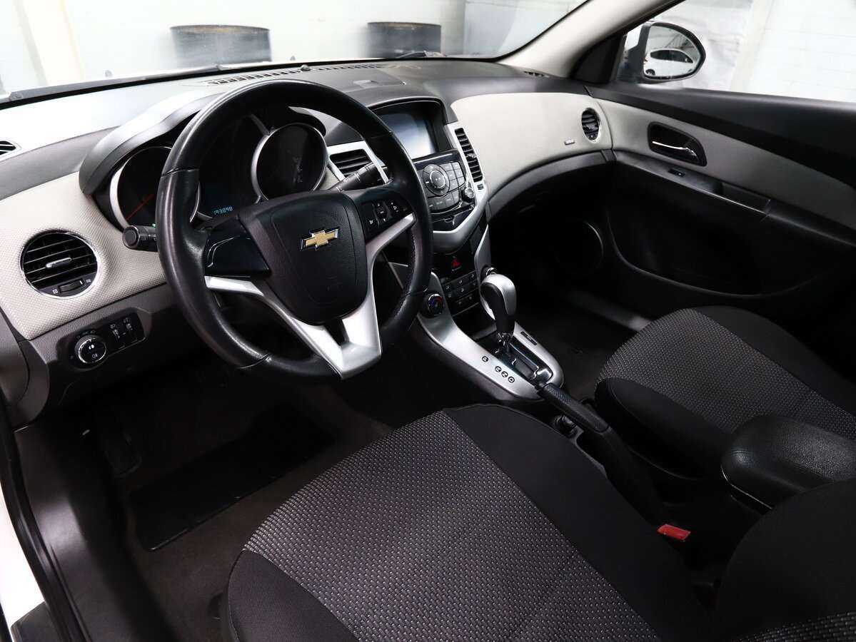 Купить Chevrolet Cruze с пробегом. Фото: #6