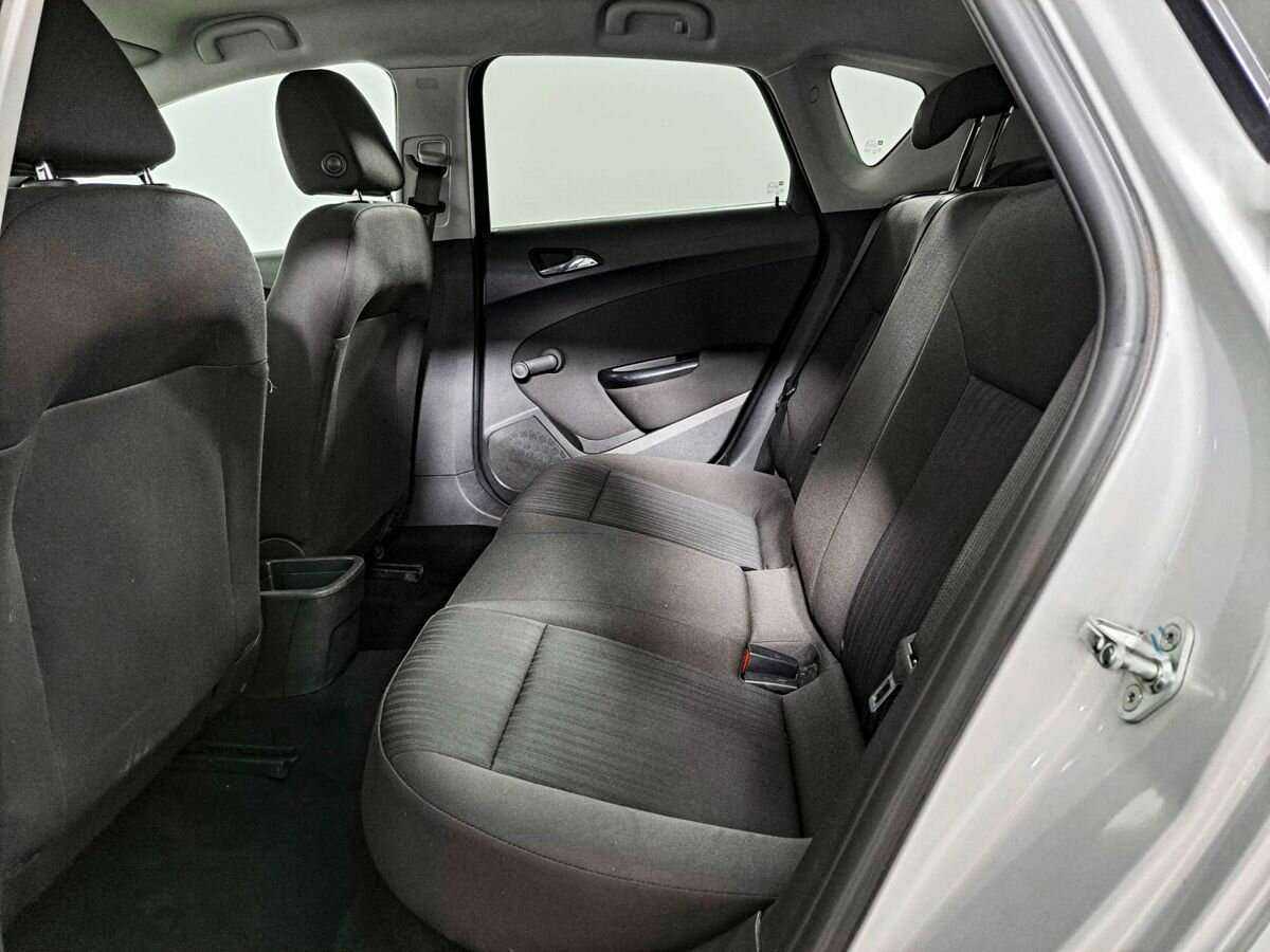 Купить Opel Astra с пробегом. Фото: #8