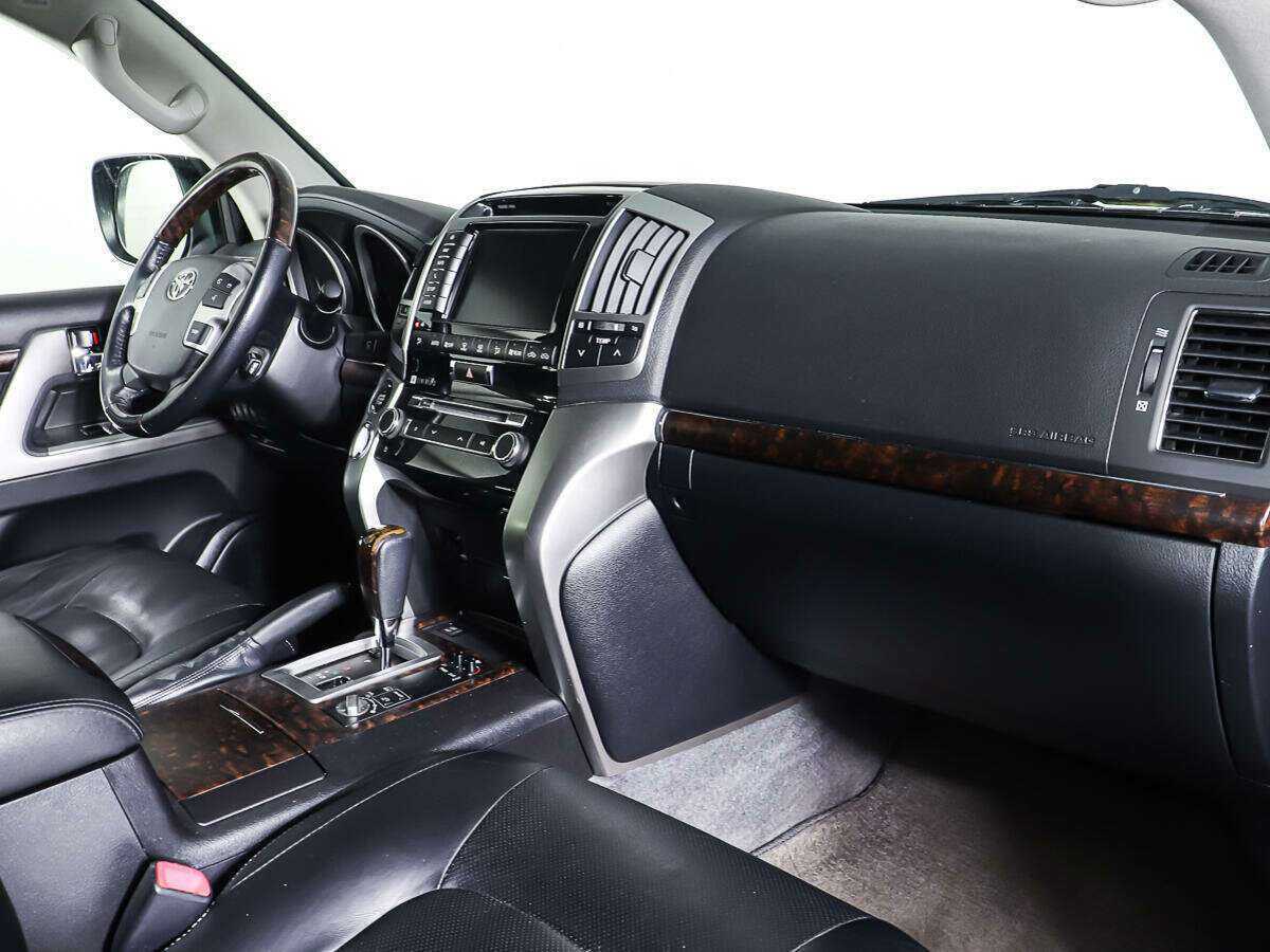 Купить Toyota Land Cruiser с пробегом. Фото: #7