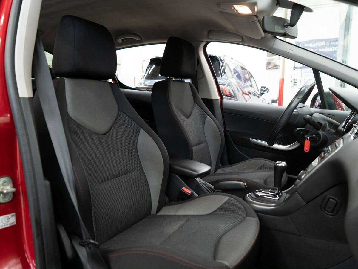 Купить Peugeot 308 с пробегом. Фото: #8