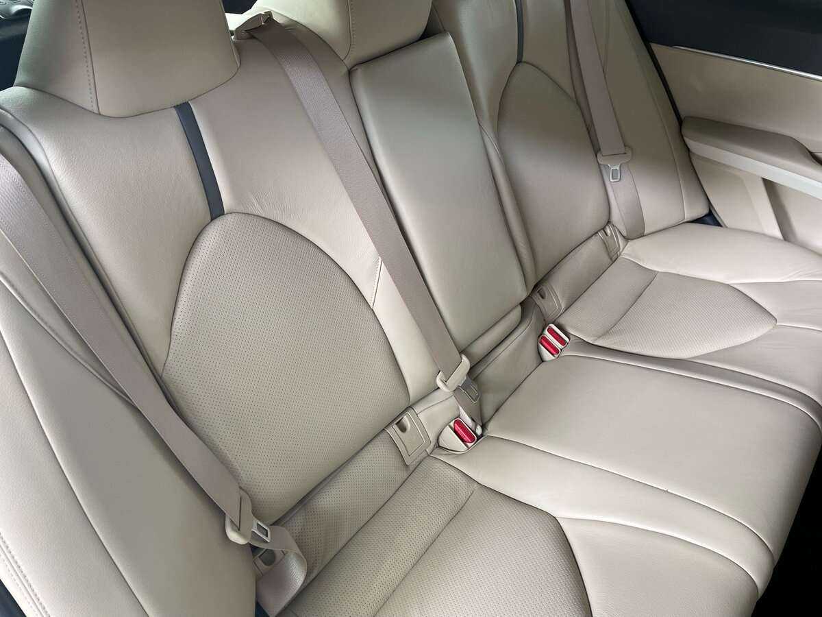 Купить Toyota Camry с пробегом. Фото: #20