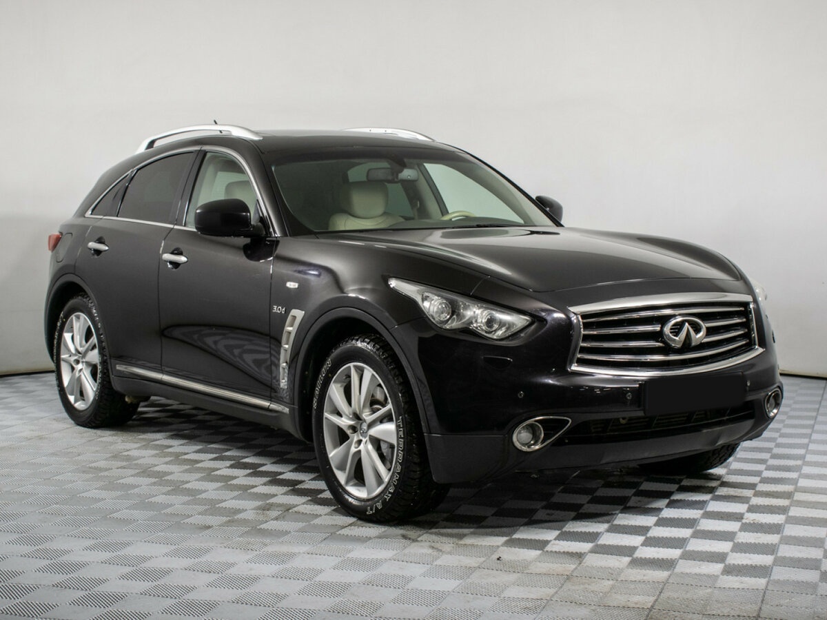 Купить Infiniti QX70 с пробегом. Фото: #2