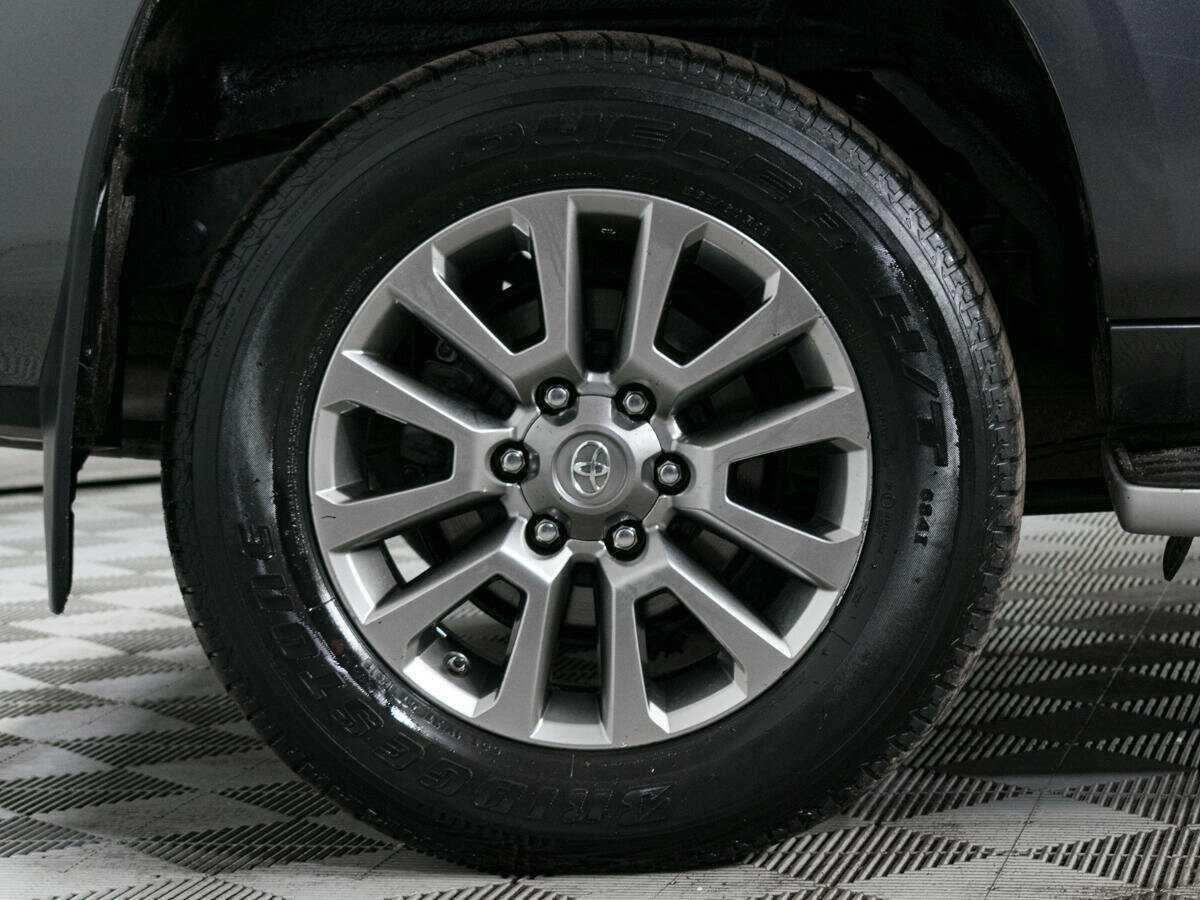 Купить Toyota Land Cruiser Prado с пробегом. Фото: #24