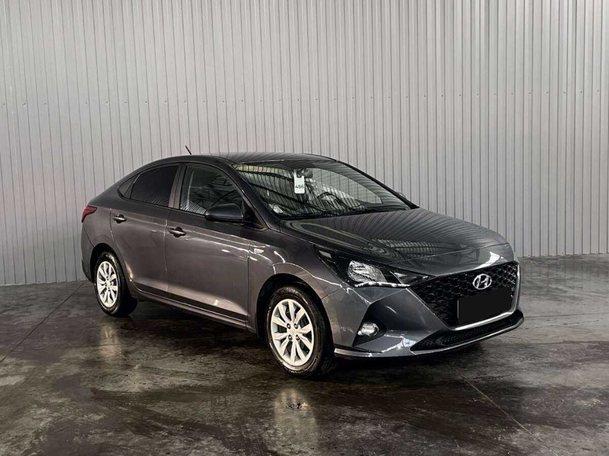Купить Hyundai Solaris с пробегом. Фото: #2