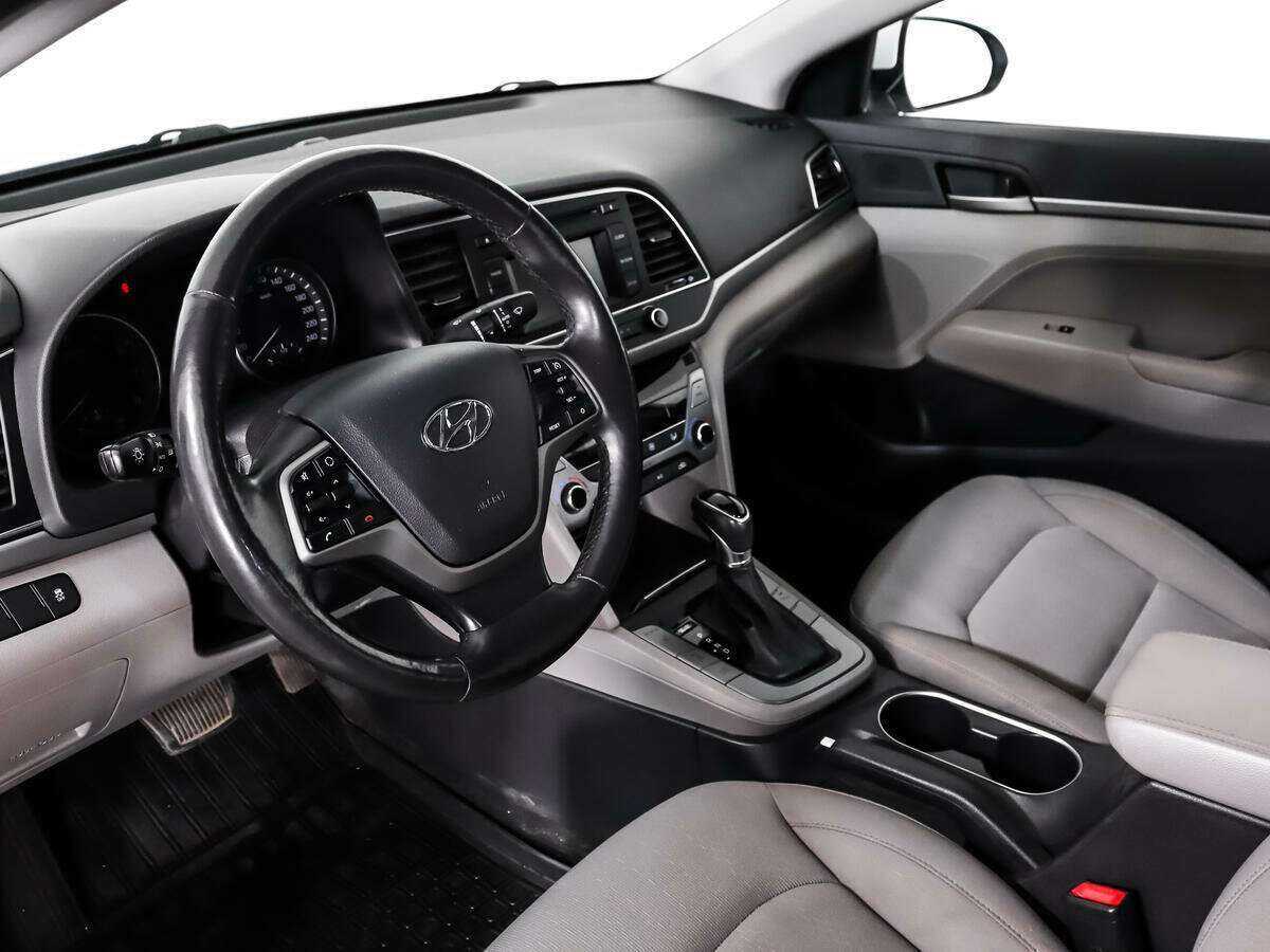 Купить Hyundai Elantra с пробегом. Фото: #8