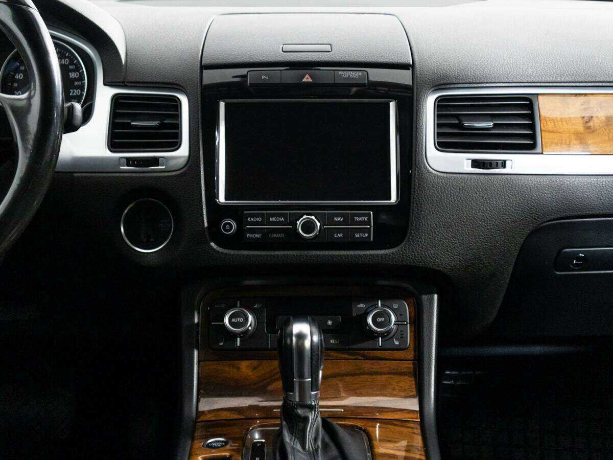 Купить Volkswagen Touareg с пробегом. Фото: #13