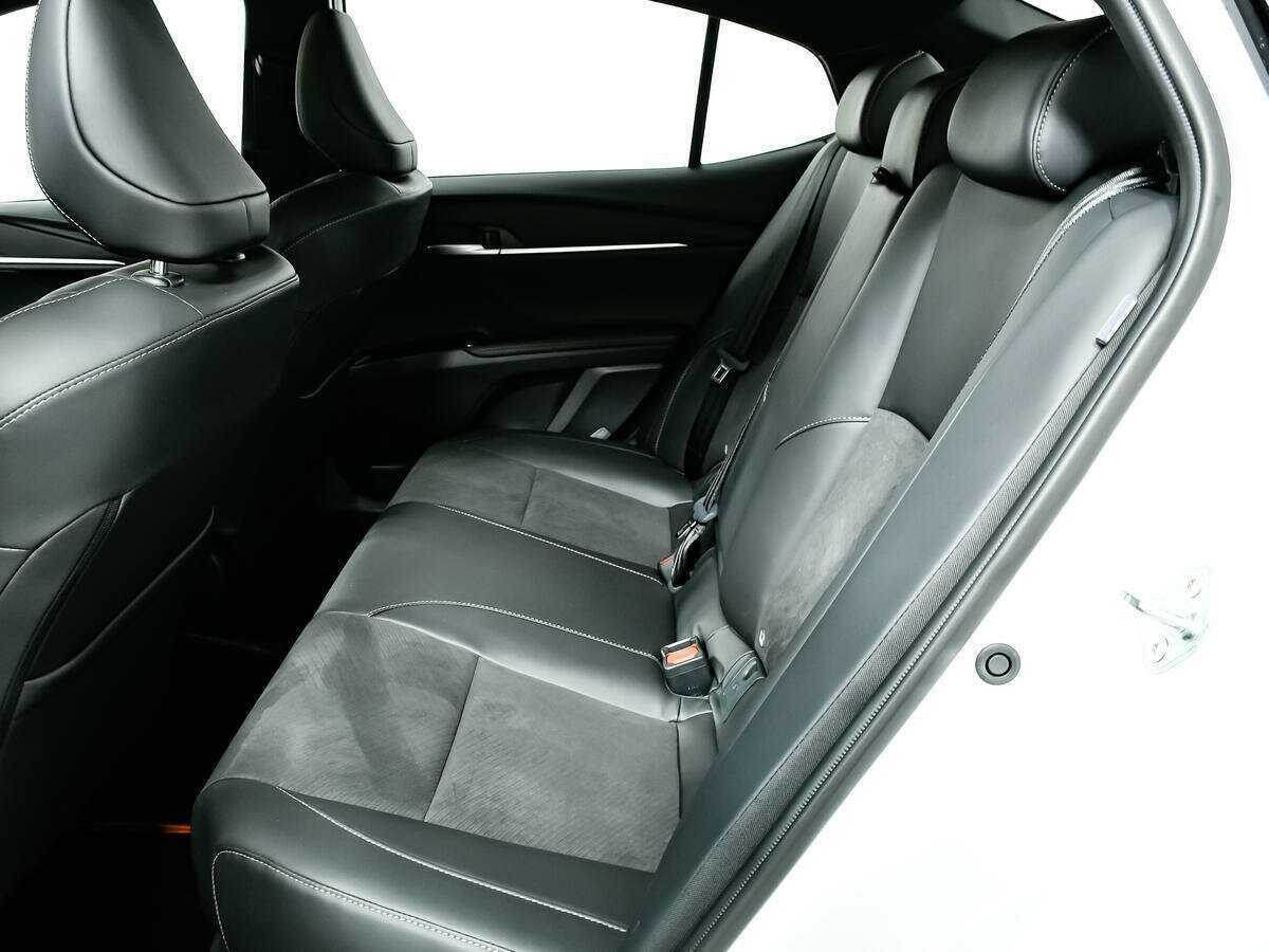 Купить Toyota Camry с пробегом. Фото: #11