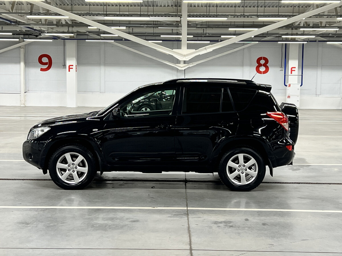 Купить Toyota RAV4 с пробегом. Фото: #7