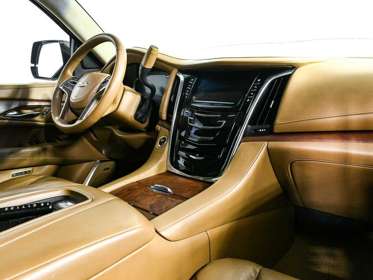 Купить Cadillac Escalade с пробегом. Фото: #6