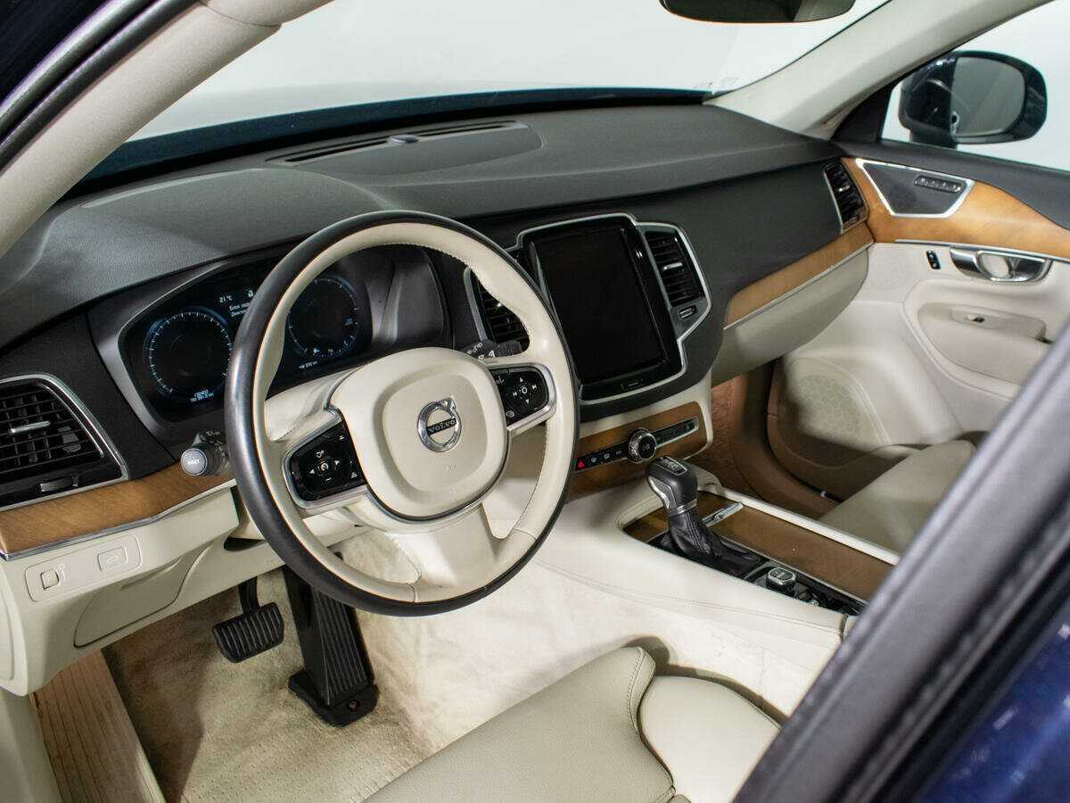 Купить Volvo XC90 с пробегом. Фото: #12