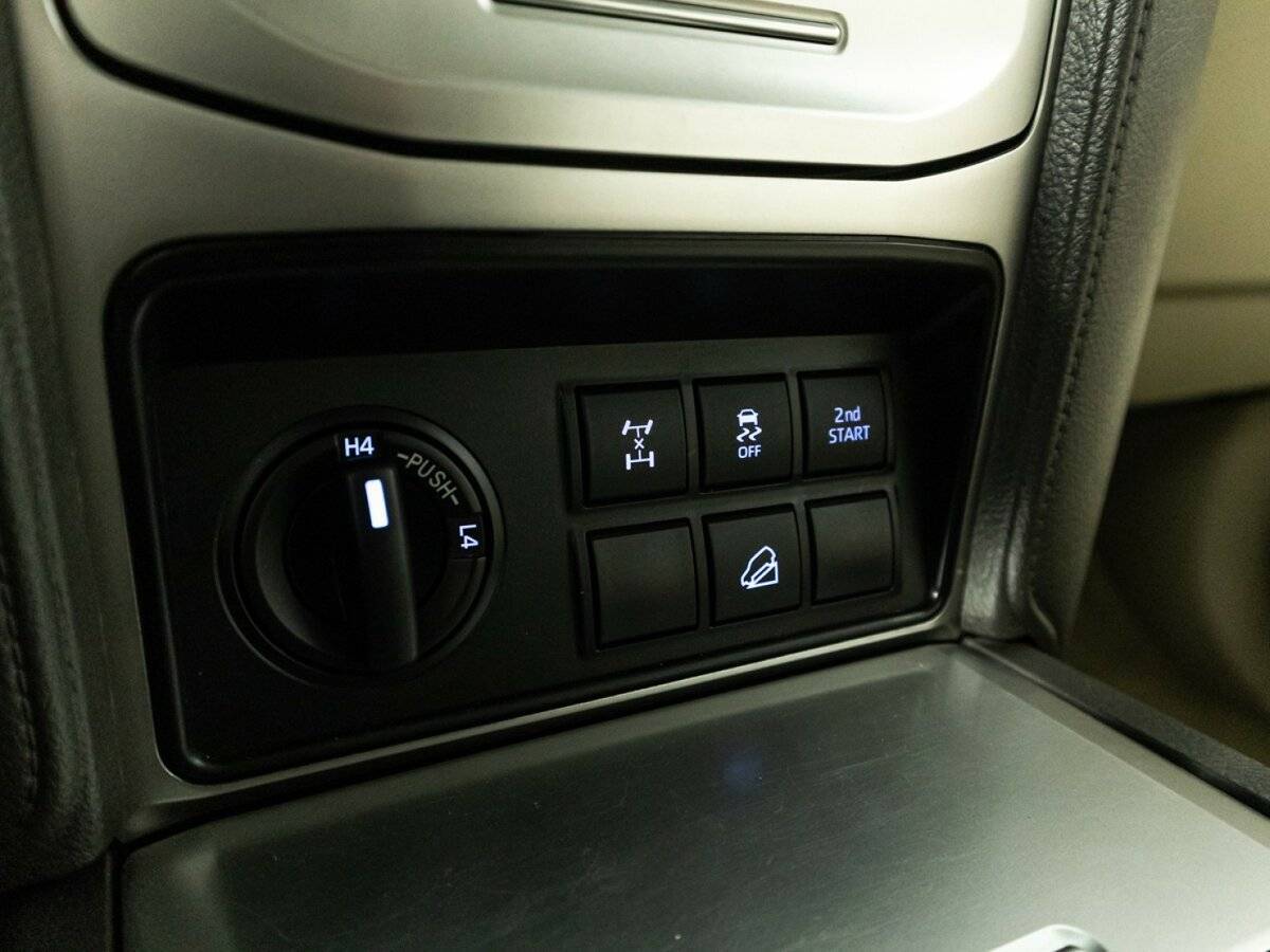 Купить Toyota Land Cruiser Prado с пробегом. Фото: #15
