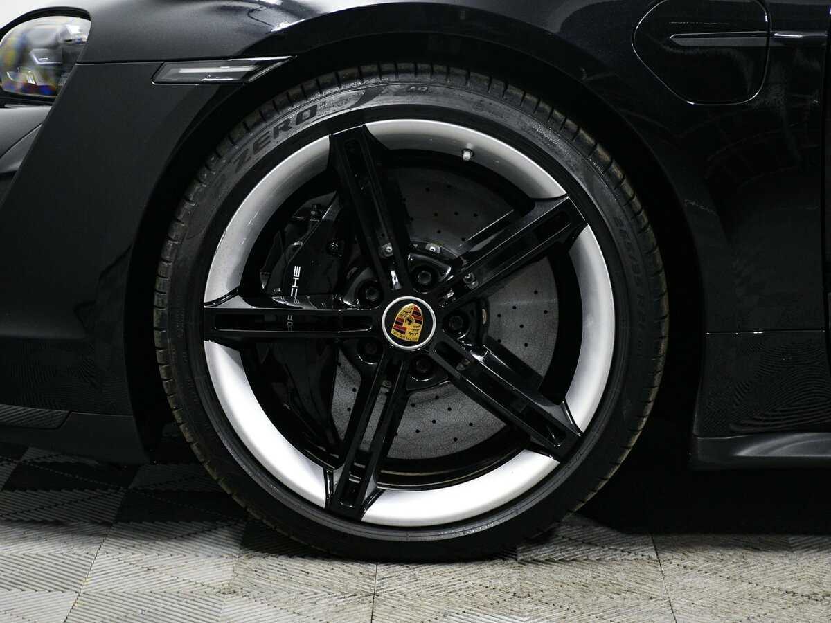 Купить Porsche Taycan с пробегом. Фото: #13