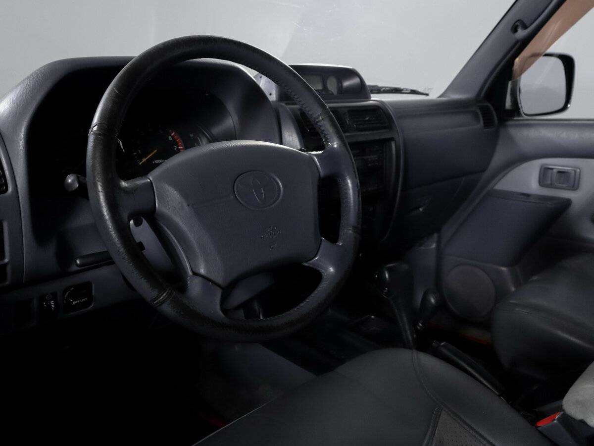 Купить Toyota Land Cruiser Prado с пробегом. Фото: #12