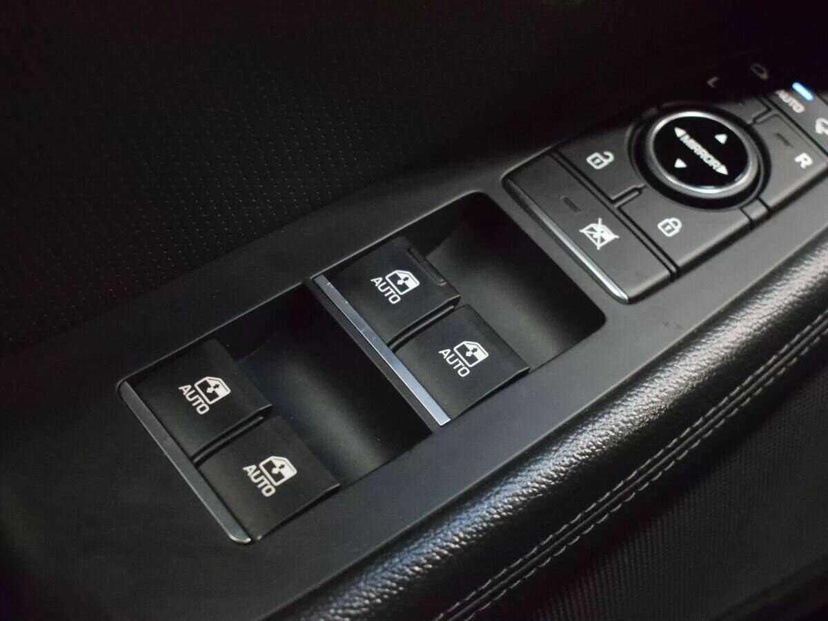 Купить Genesis G80 с пробегом. Фото: #15