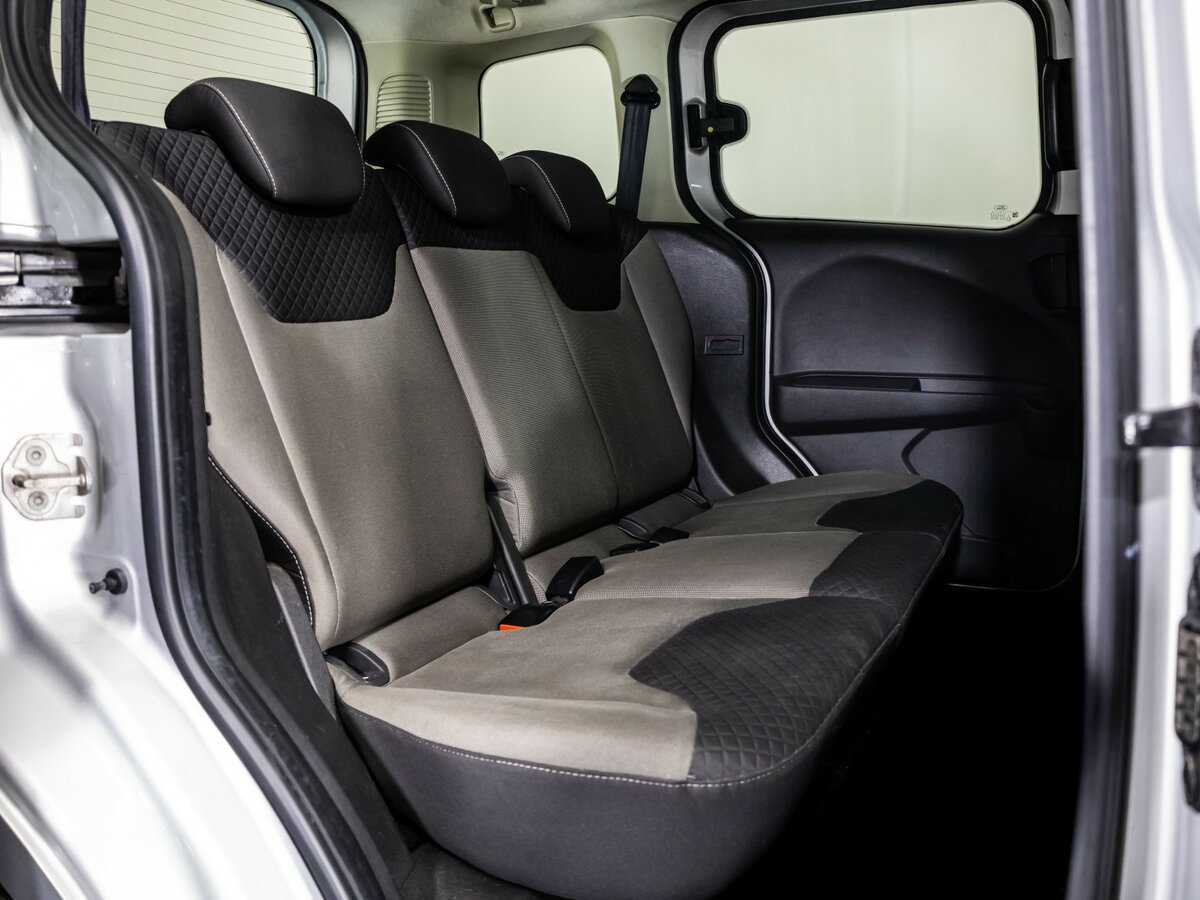 Купить Ford Tourneo Courier с пробегом. Фото: #8