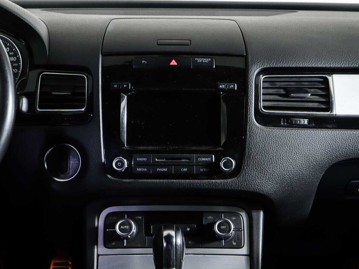 Купить Volkswagen Touareg с пробегом. Фото: #13