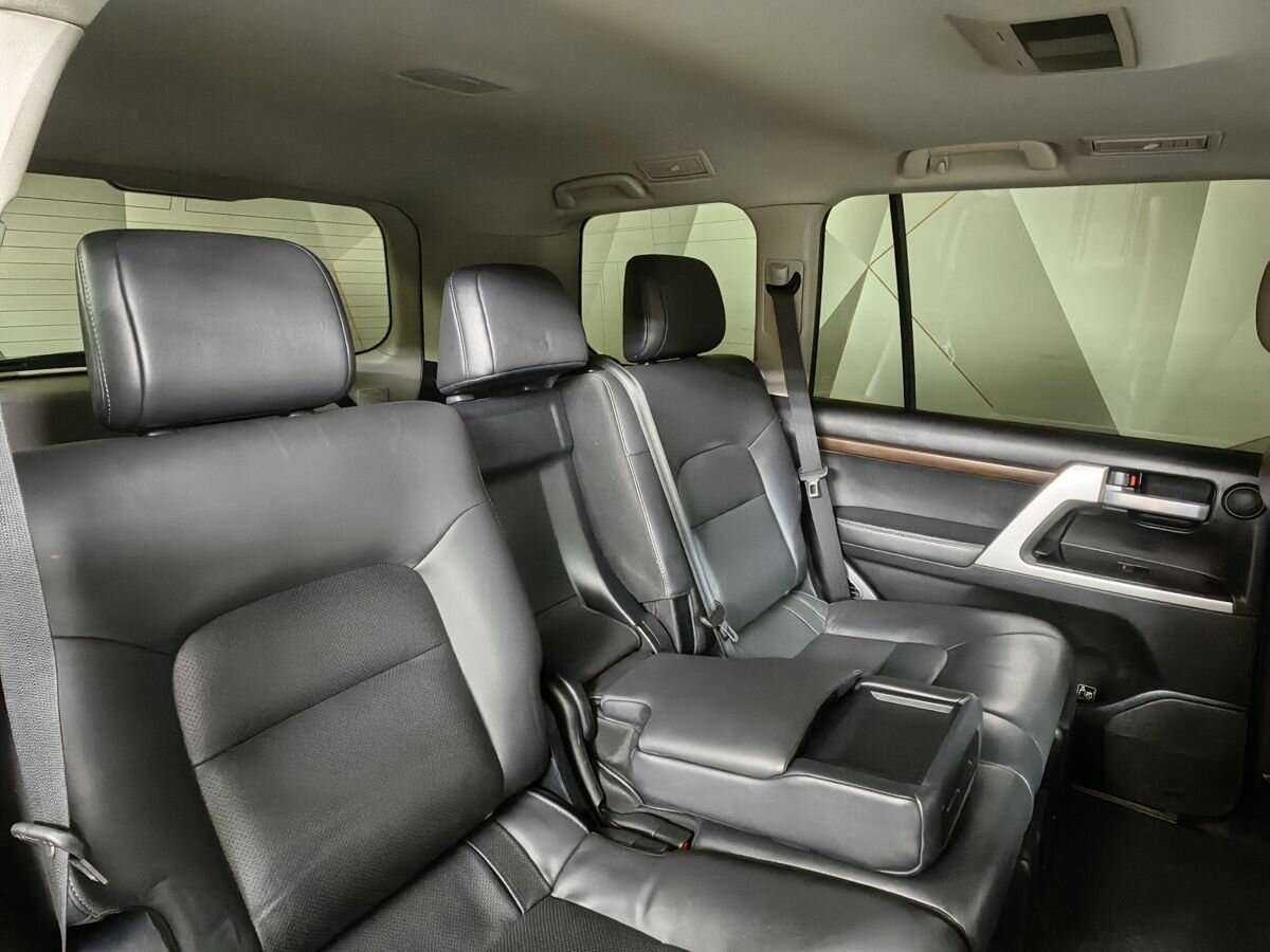 Купить Toyota Land Cruiser с пробегом. Фото: #11