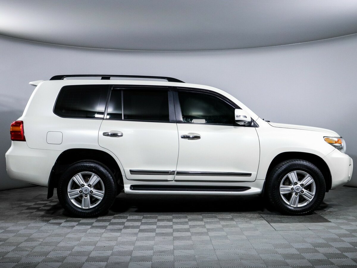 Купить Toyota Land Cruiser с пробегом. Фото: #3