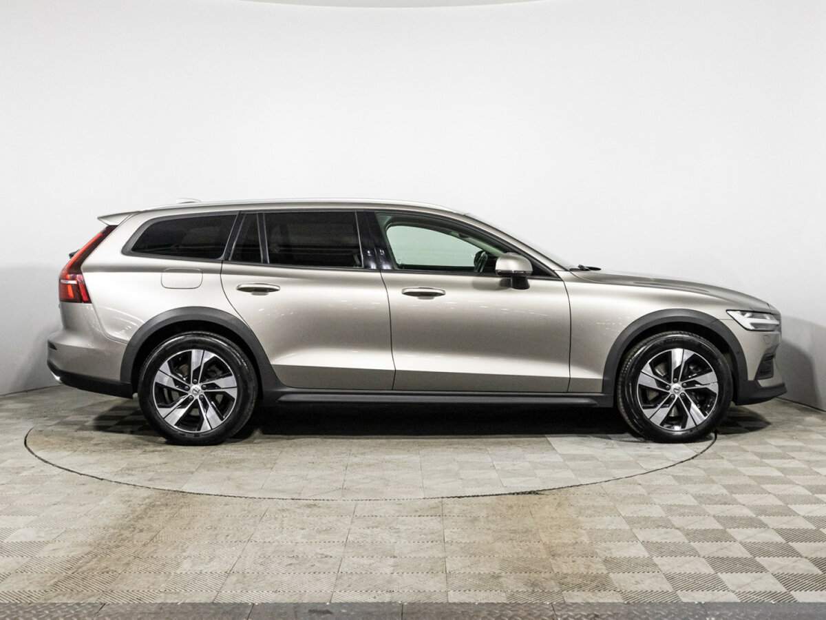 Купить Volvo V60 Cross Country с пробегом. Фото: #3