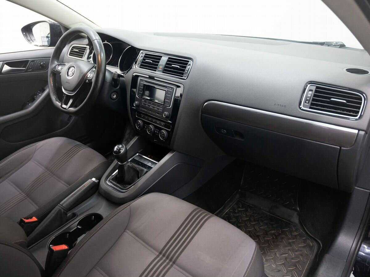 Купить Volkswagen Jetta с пробегом. Фото: #9
