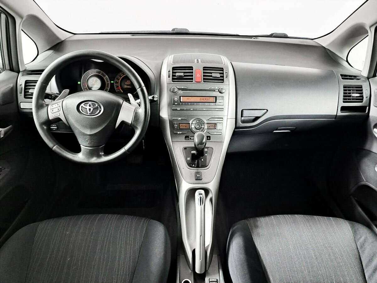 Купить Toyota Auris с пробегом. Фото: #11