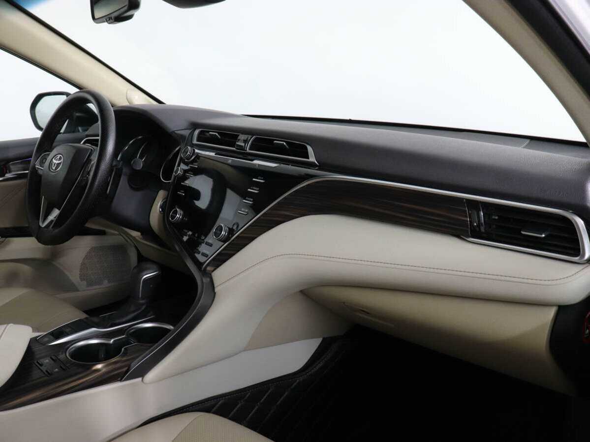 Купить Toyota Camry с пробегом. Фото: #9