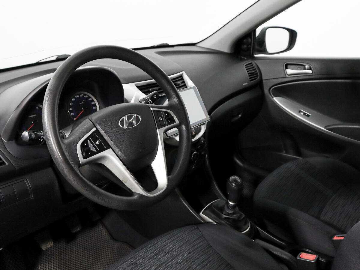 Купить Hyundai Solaris с пробегом. Фото: #8