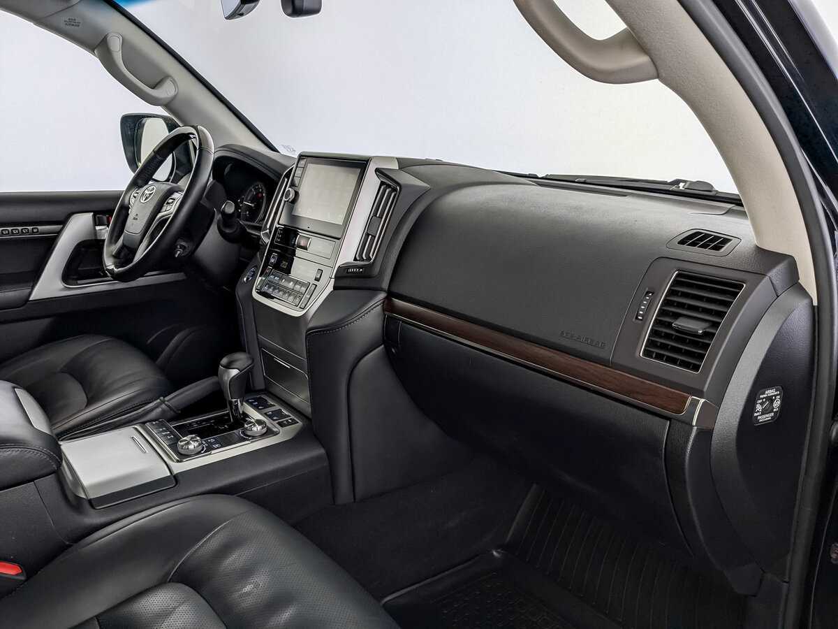 Купить Toyota Land Cruiser с пробегом. Фото: #10