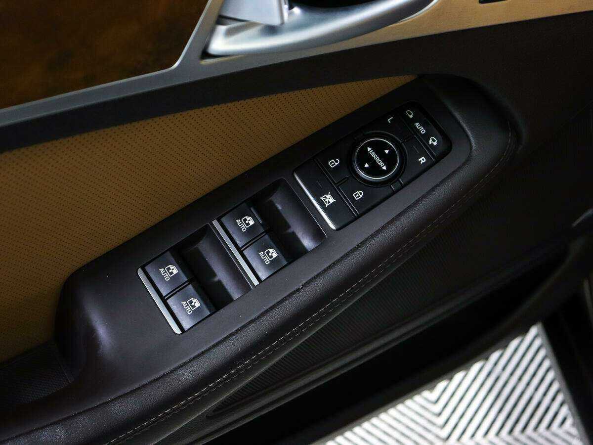 Купить Genesis G80 с пробегом. Фото: #21