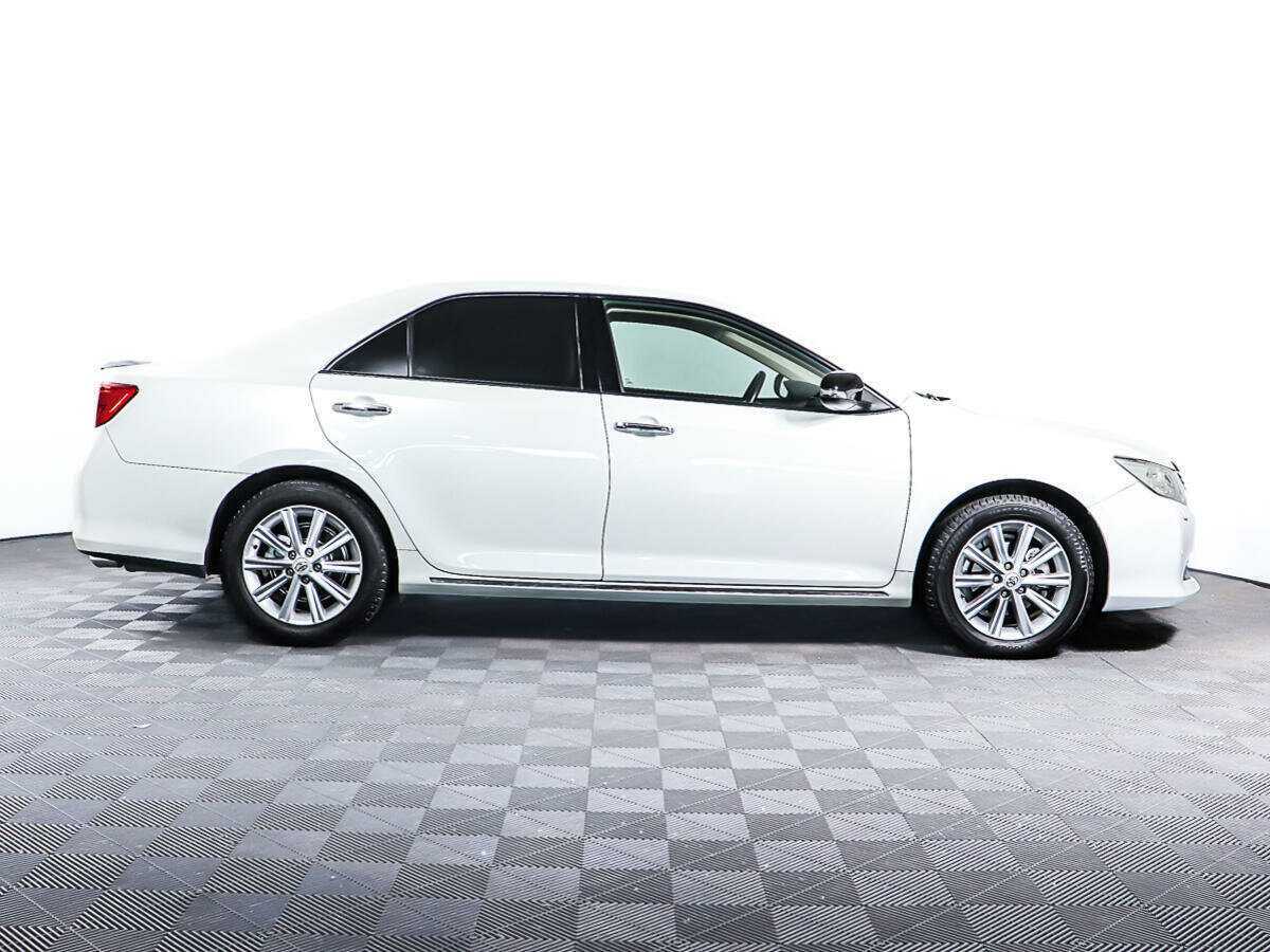 Купить Toyota Camry с пробегом. Фото: #3