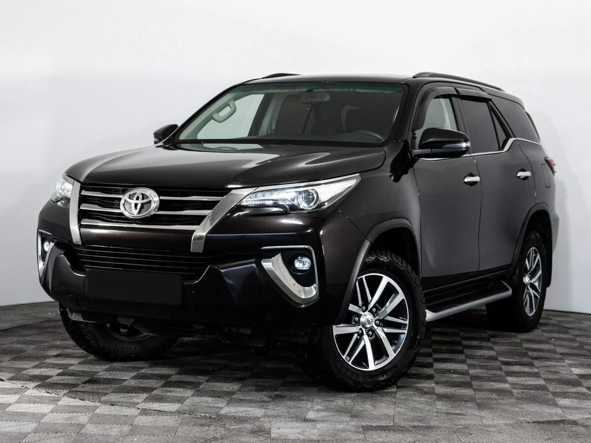 Купить Toyota Fortuner с пробегом. Посмотреть фото