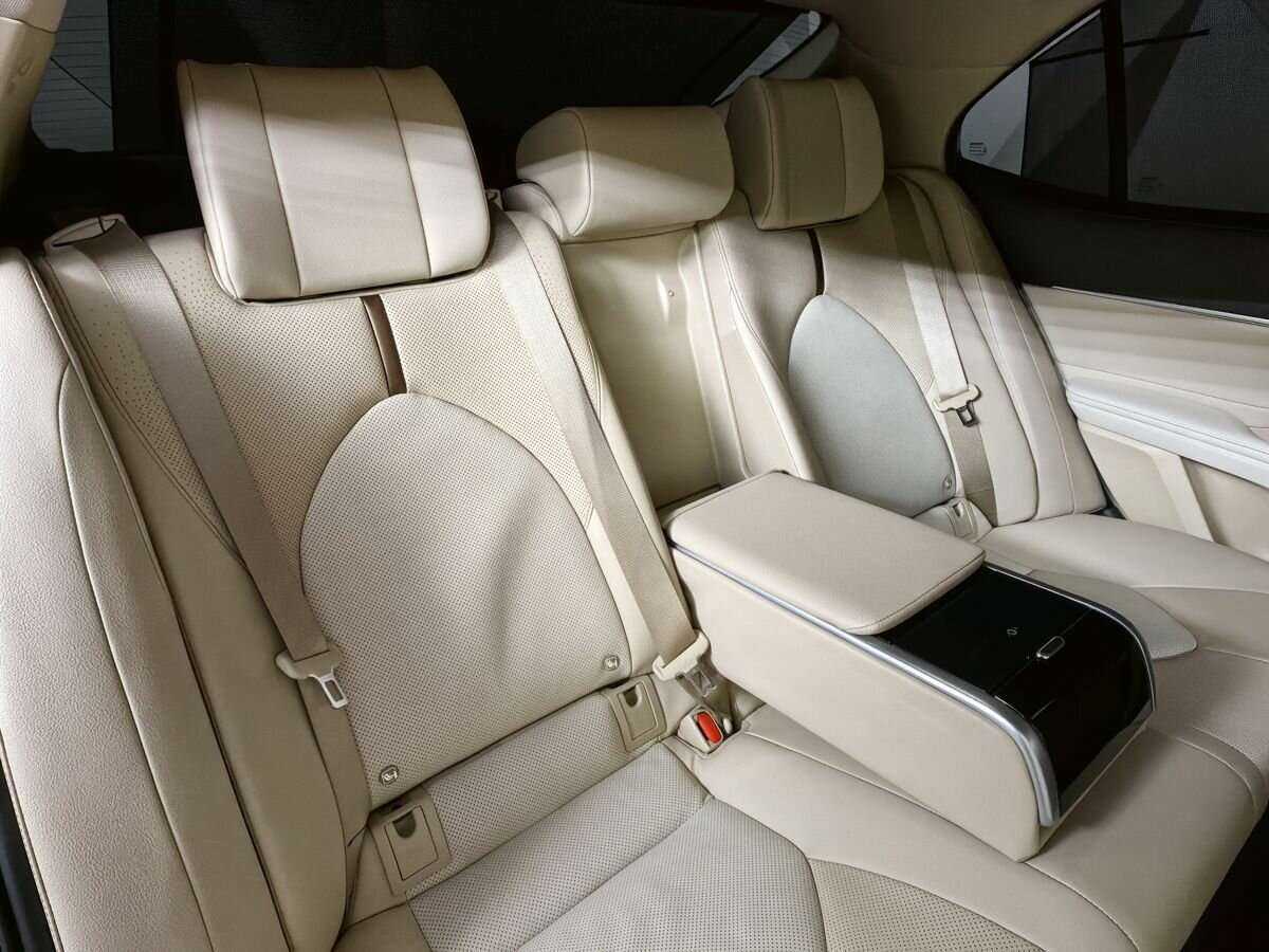 Купить Toyota Camry с пробегом. Фото: #12