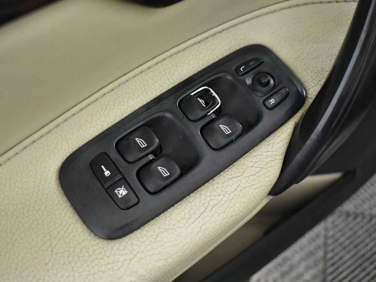 Купить Volvo S60 с пробегом. Фото: #5