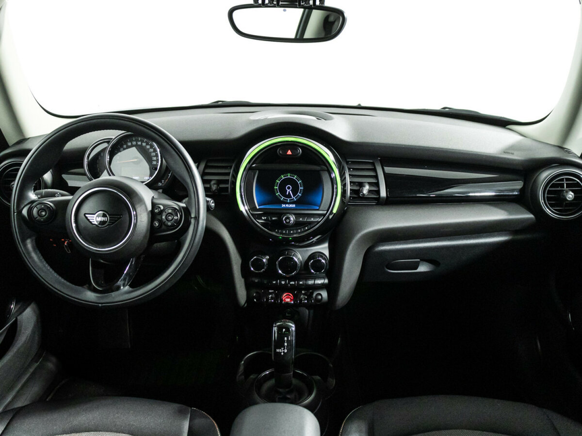 Купить Mini Hatch с пробегом. Фото: #12