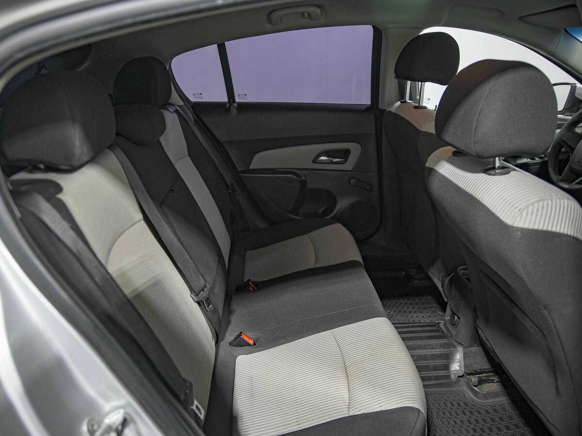 Купить Chevrolet Cruze с пробегом. Фото: #11