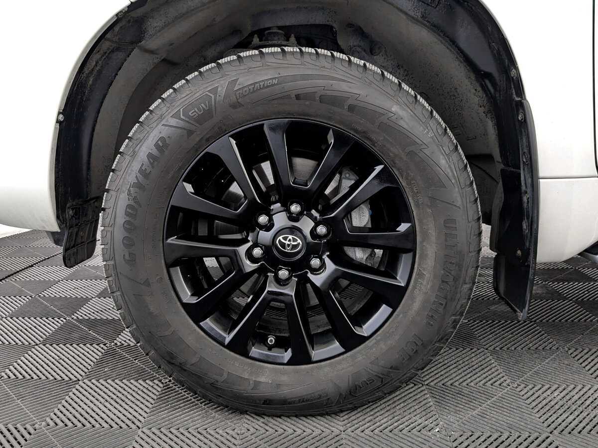 Купить Toyota Land Cruiser Prado с пробегом. Фото: #17