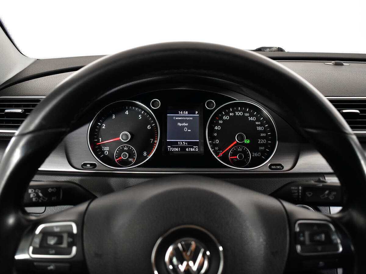 Купить Volkswagen Passat с пробегом. Фото: #10