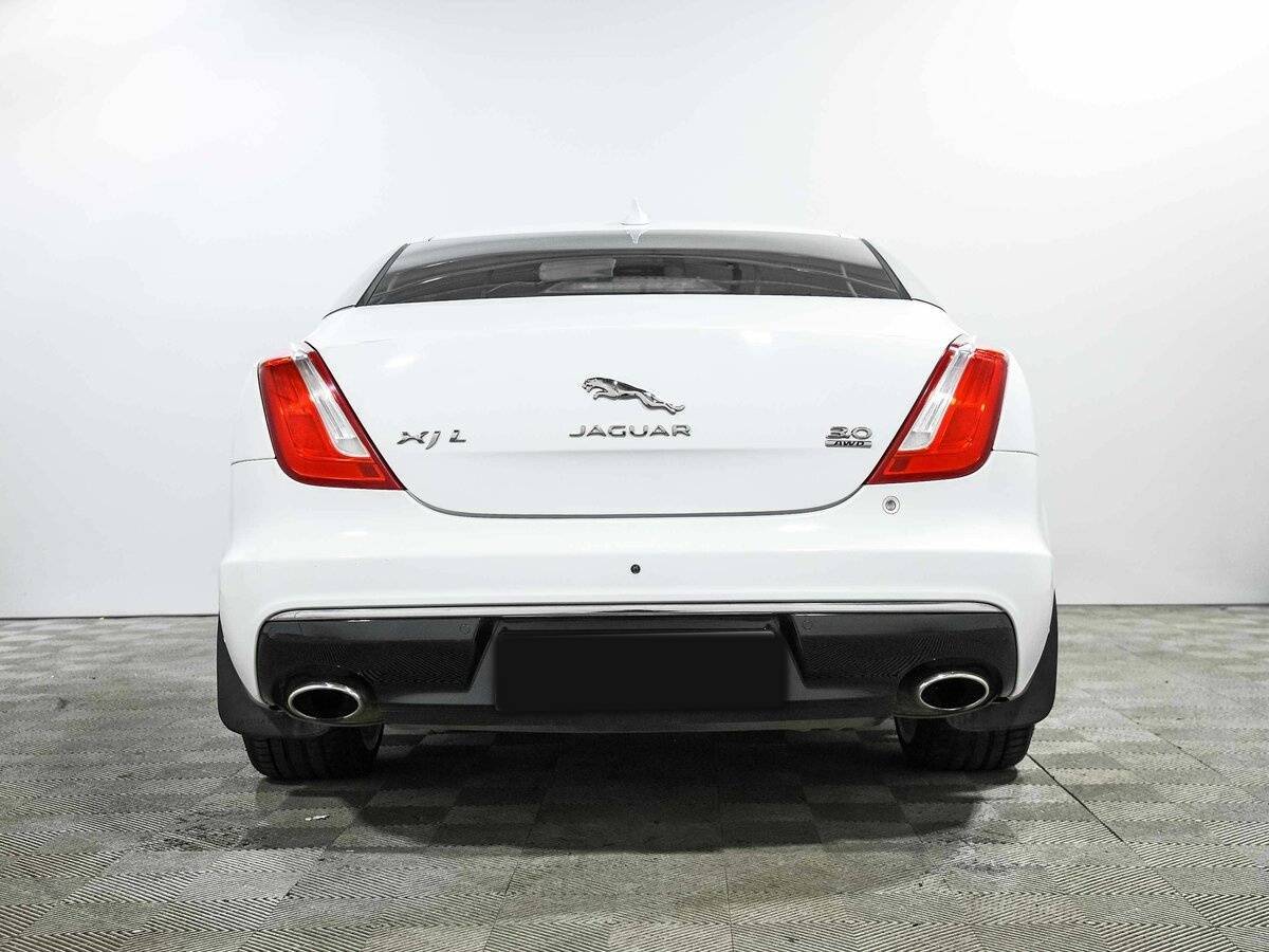 Купить Jaguar XJ с пробегом. Фото: #4