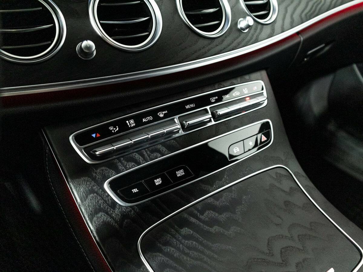 Купить Mercedes-Benz E-Класс с пробегом. Фото: #17