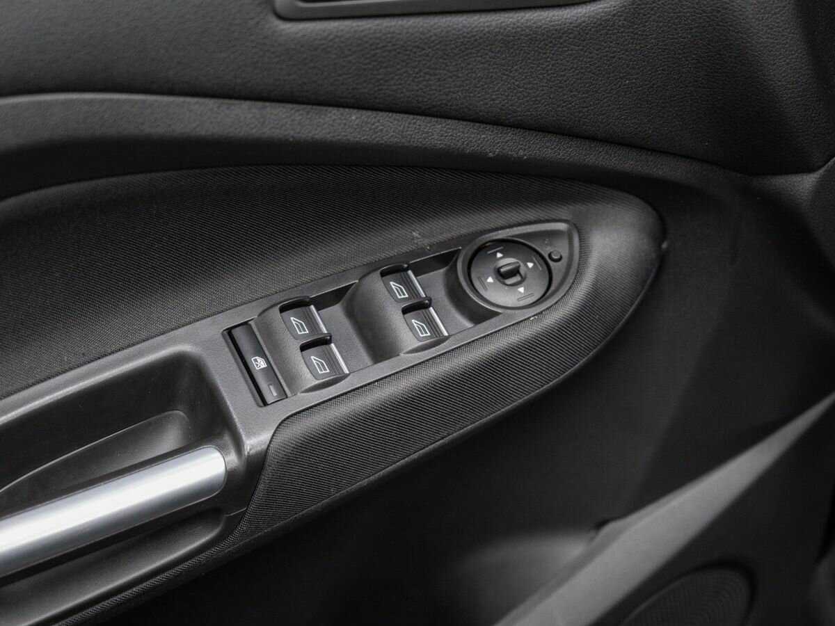 Купить Ford C-MAX с пробегом. Фото: #14