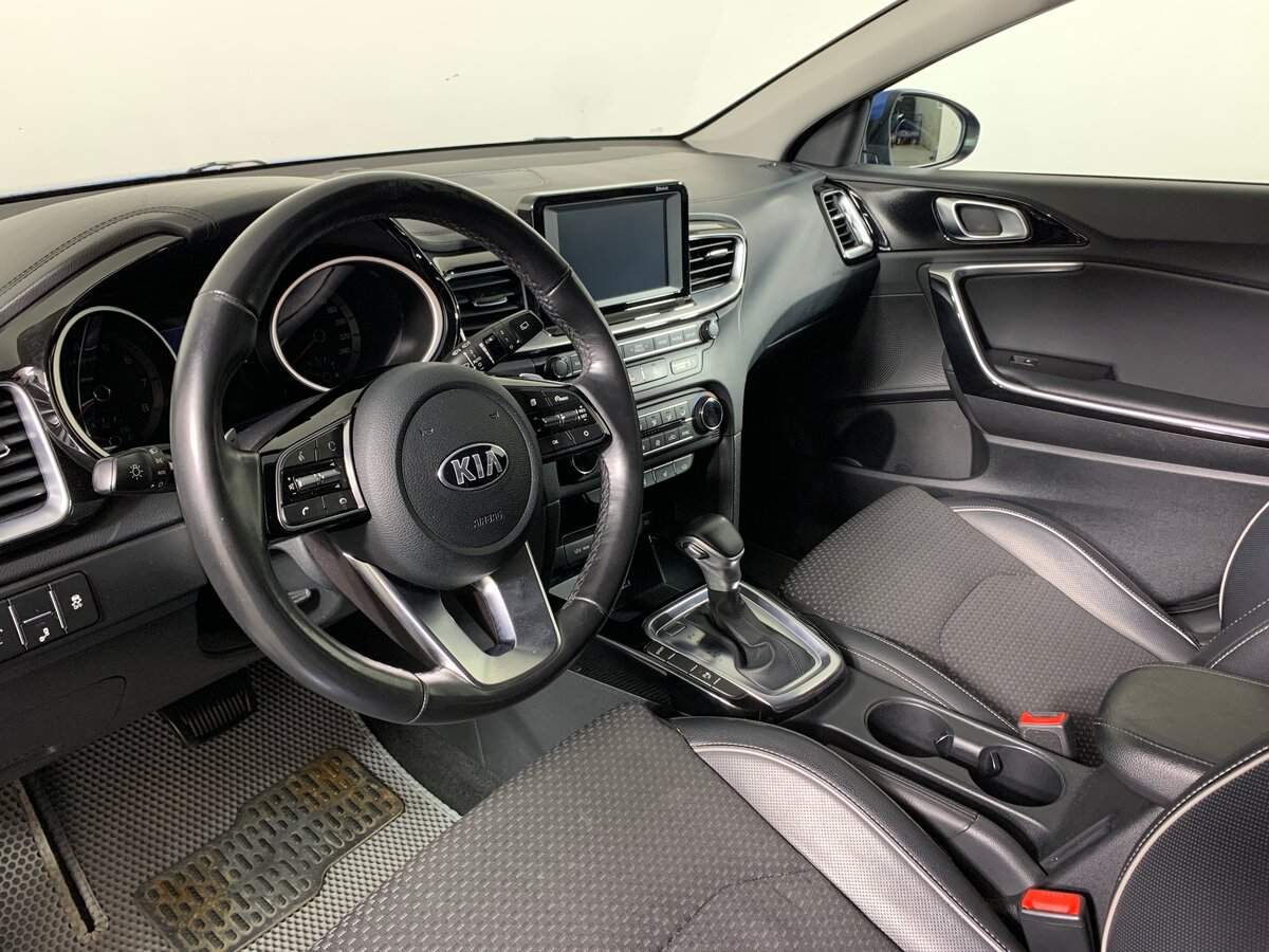 Купить Kia Ceed с пробегом. Фото: #10