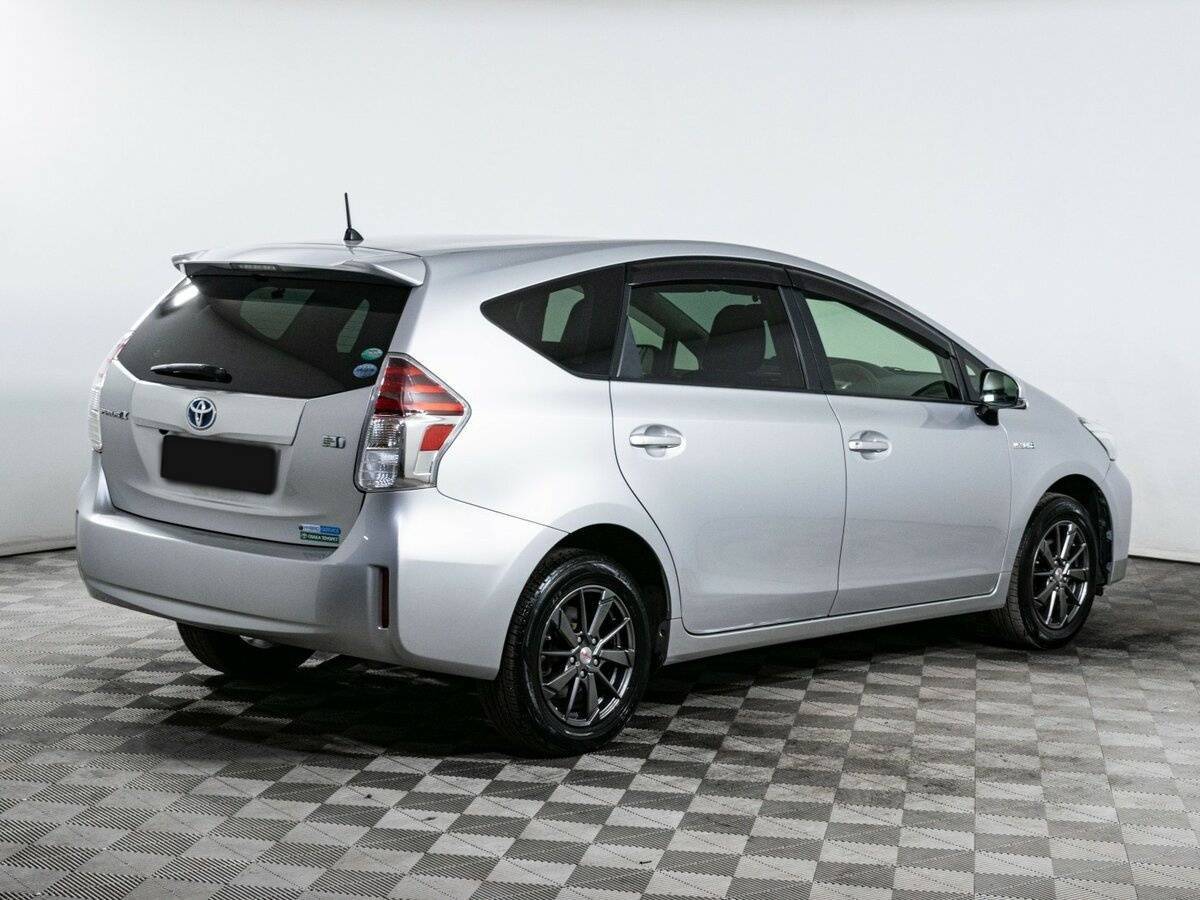 Купить Toyota Prius Alpha с пробегом. Фото: #4