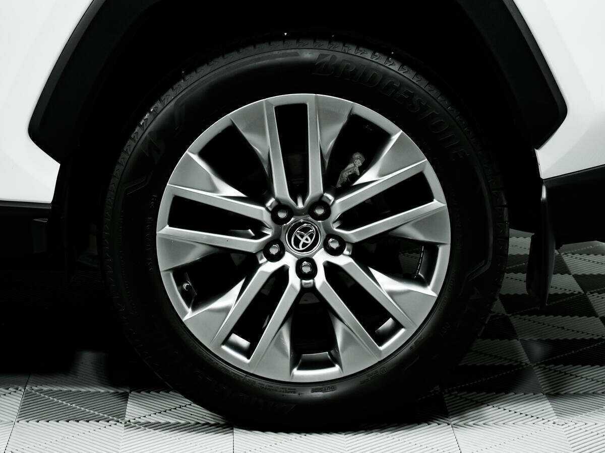 Купить Toyota RAV4 с пробегом. Фото: #13