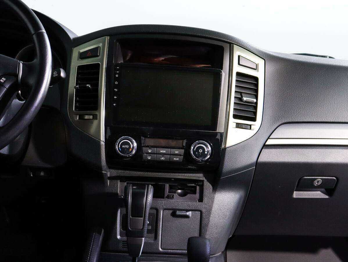 Купить Mitsubishi Pajero с пробегом. Фото: #10