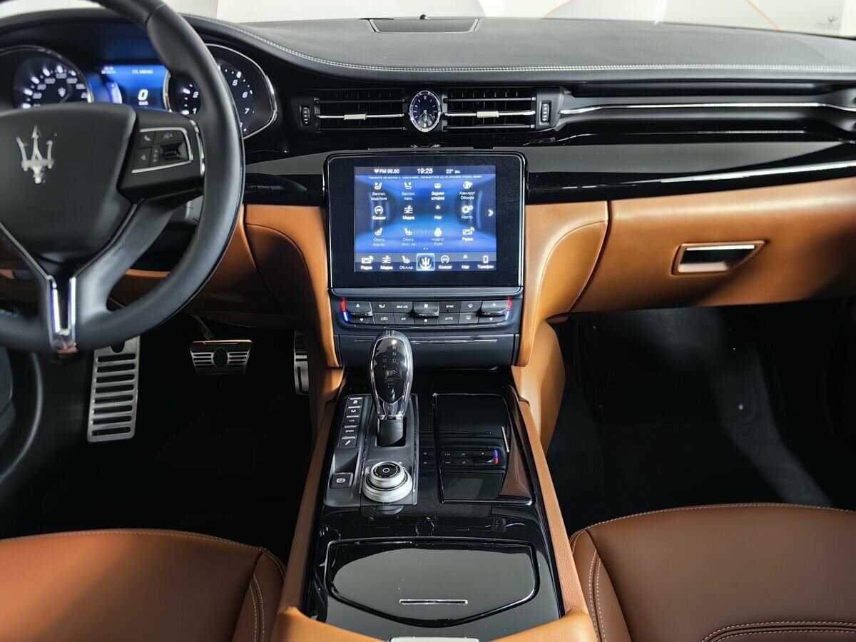 Купить Maserati Quattroporte с пробегом. Фото: #10
