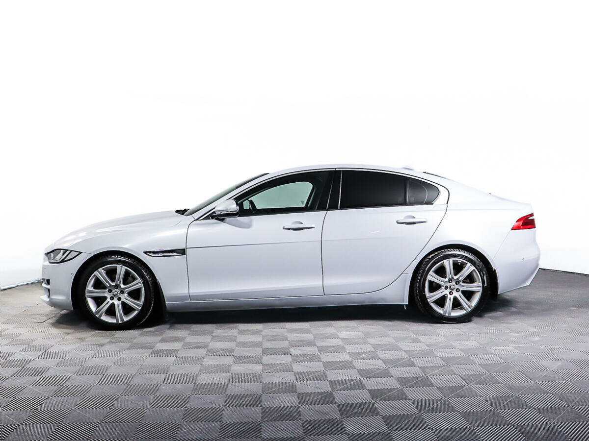 Купить Jaguar XE с пробегом. Фото: #7